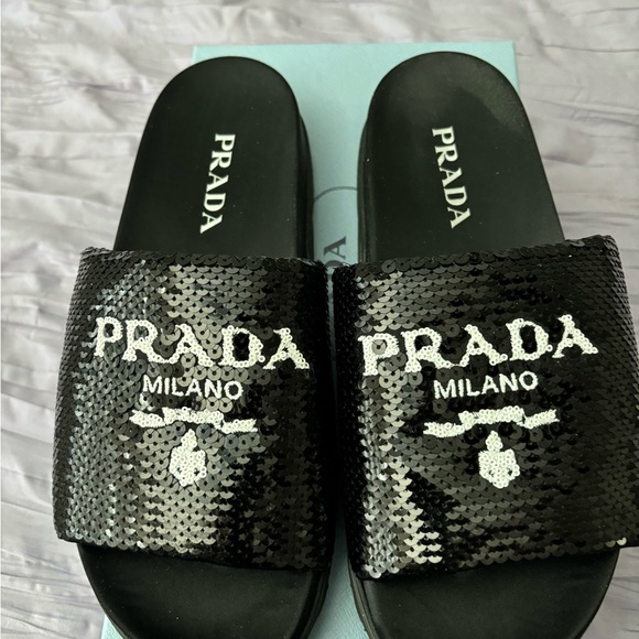 Prada slides - Picture 4 of 11